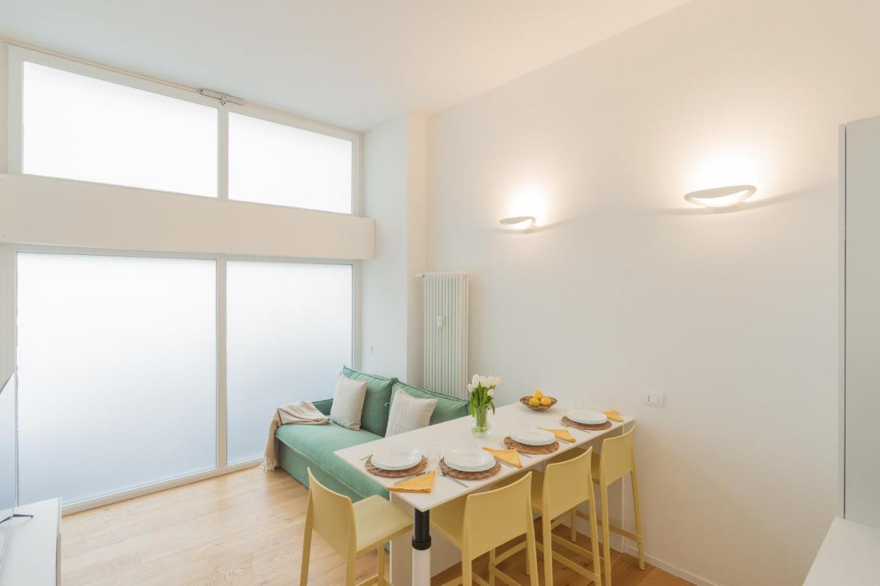 A Step From The Lake Apartment By Rent All Como Zewnętrze zdjęcie