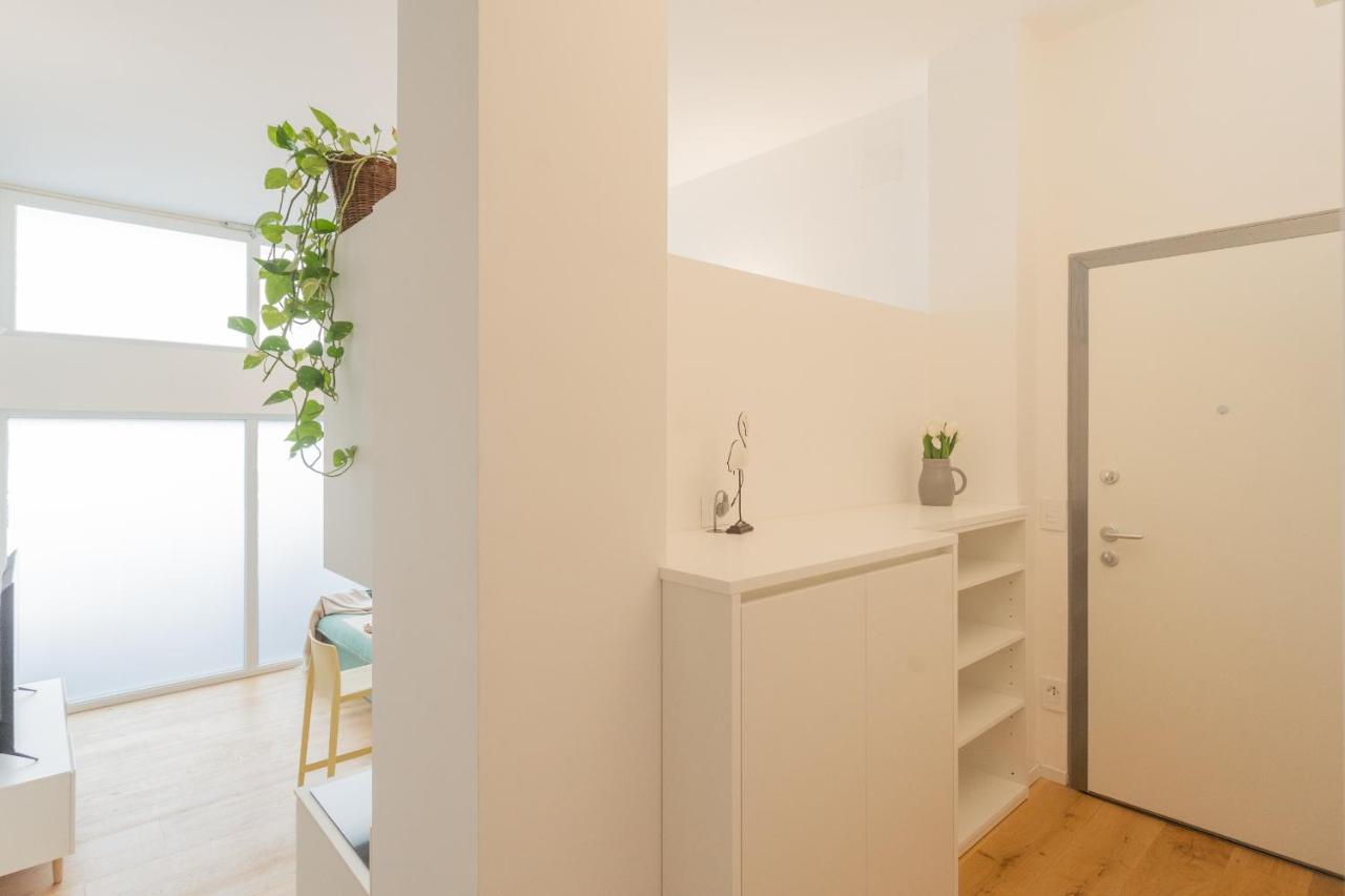A Step From The Lake Apartment By Rent All Como Zewnętrze zdjęcie
